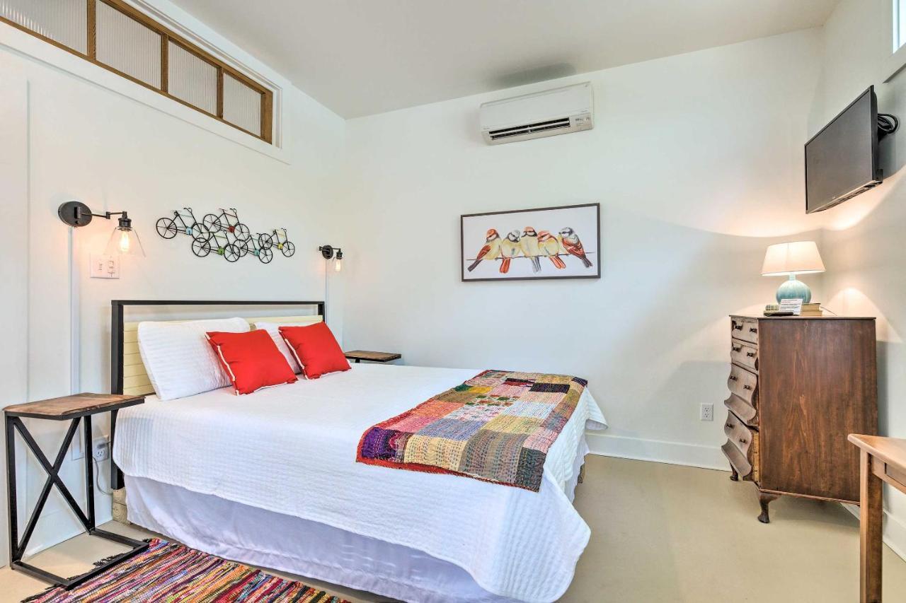 Walk To Beach From Chic Old Town Apartment With Yard Bay St. Louis 外观 照片